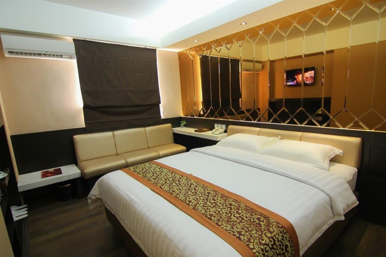Favor Hotel Makassar City Center By Life Eksteriør billede