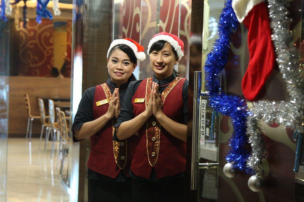 Favor Hotel Makassar City Center By Life Eksteriør billede