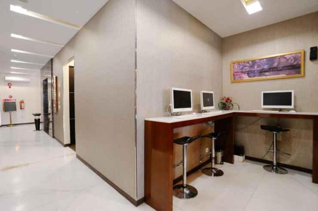 Favor Hotel Makassar City Center By Life Eksteriør billede