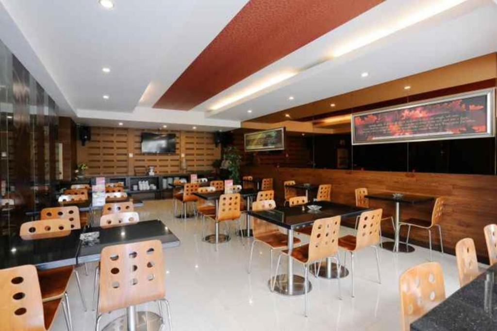 Favor Hotel Makassar City Center By Life Eksteriør billede