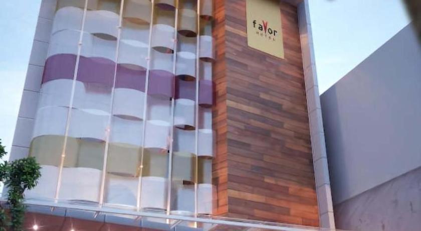 Favor Hotel Makassar City Center By Life Eksteriør billede