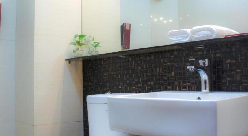 Favor Hotel Makassar City Center By Life Eksteriør billede