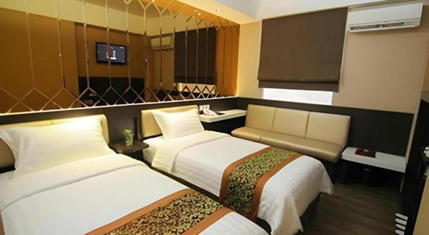 Favor Hotel Makassar City Center By Life Eksteriør billede