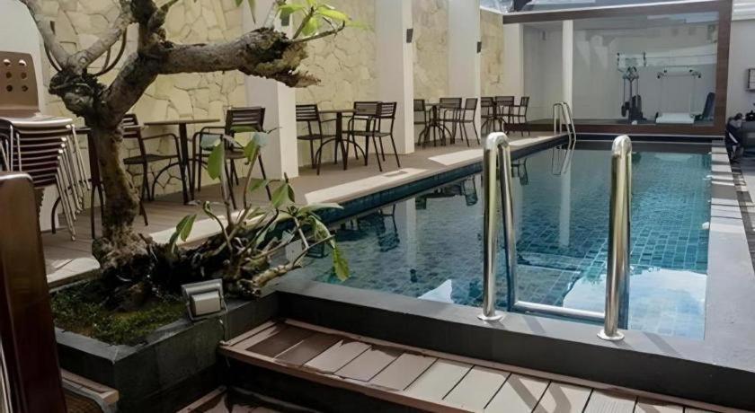 Favor Hotel Makassar City Center By Life Eksteriør billede