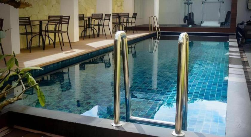 Favor Hotel Makassar City Center By Life Eksteriør billede