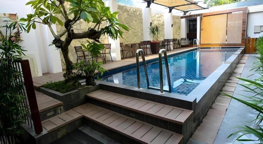 Favor Hotel Makassar City Center By Life Eksteriør billede