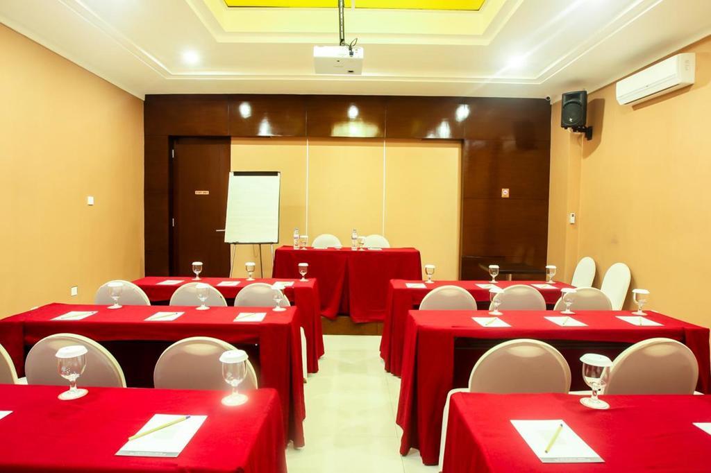 Favor Hotel Makassar City Center By Life Eksteriør billede